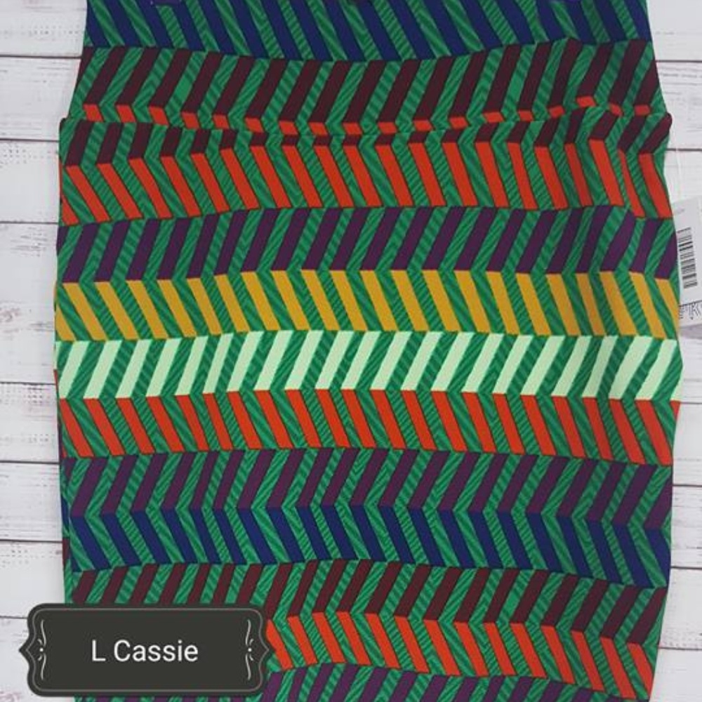 L Lularoe Cassie